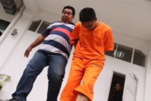 Man charged with impersonating customs officer cheating three men of RM95000