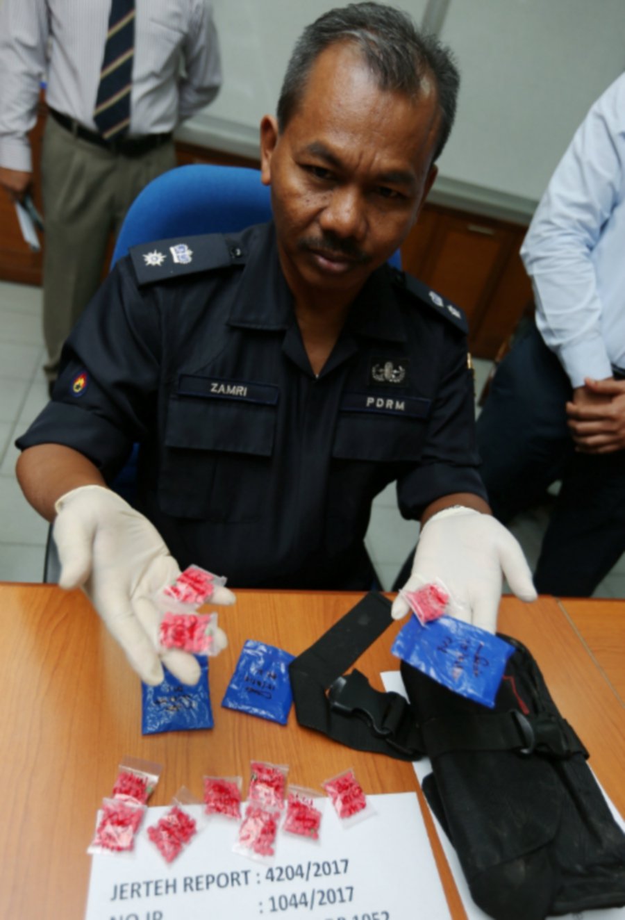 Besut cops on lookout for suspected trafficker who dropped bag containing drugs worth RM5500